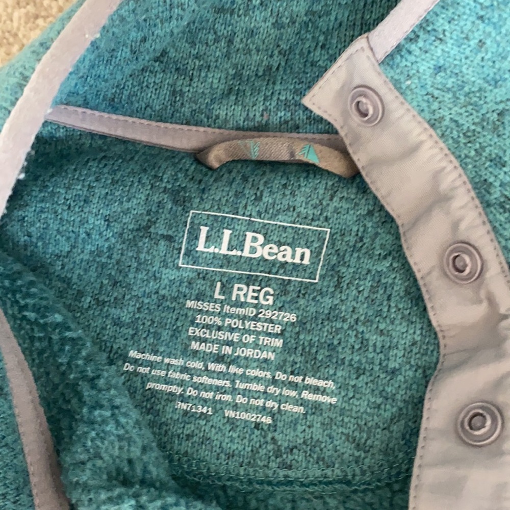 L.L.Bean pullover - Picture 3 of 4